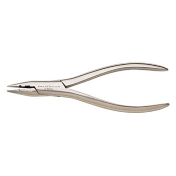 Shop online for the veterinary dental iM3 Needle Holders with Tungsten Carbide Jaws designed for multiple tasks and ideal for wiring jaws or orthopedic work. 
